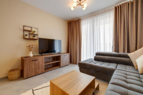 Upscale 2BR Apartment by the Promenade